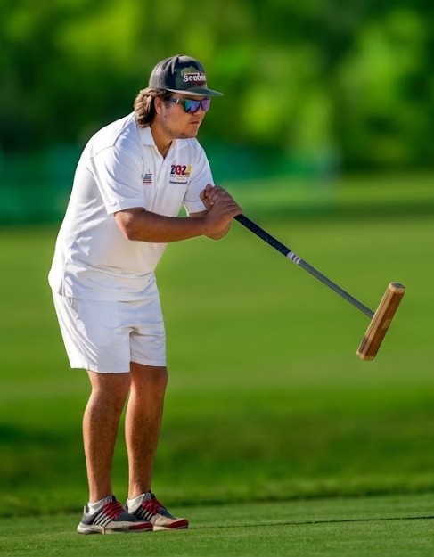 Blake Fields lining up a shot