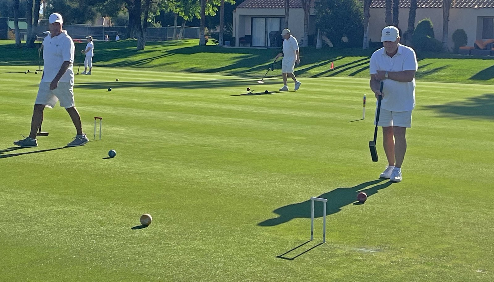 Long shadows, close game